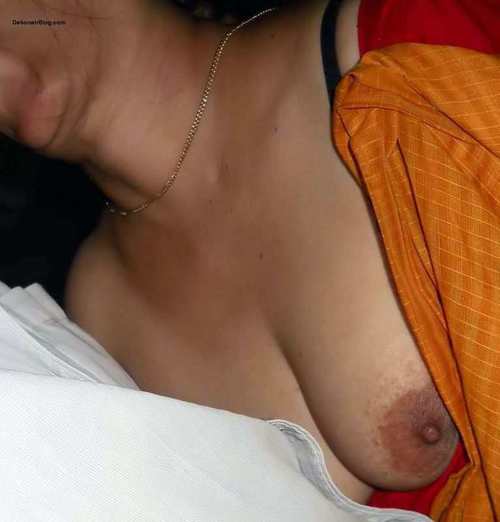 Desi Indian Bhabhi Getting Nude Showing Boobs