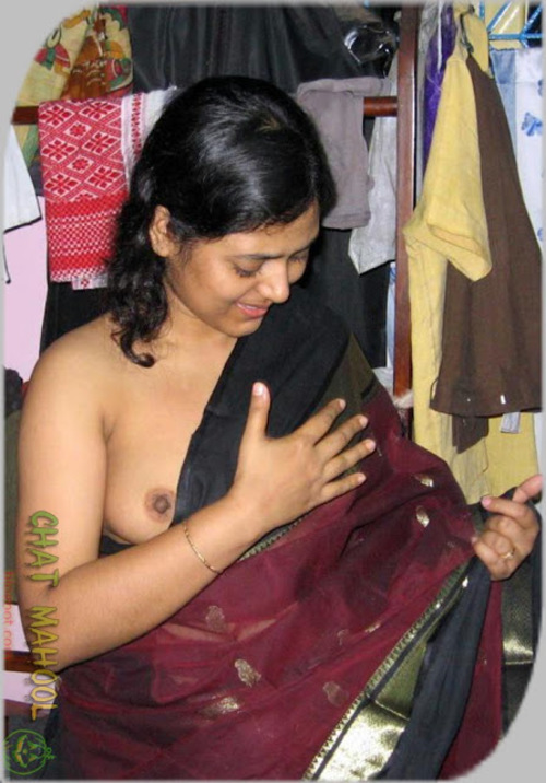 Nude Indian Showing Girls Boobs