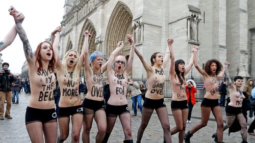 FEMEN à Nôtre-Dame