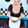 Fat waitress Samantha 38g sets her huge boobs loose after licking a creampie