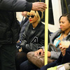 Rihanna en porte-jarretelle dans le métro de Londres!