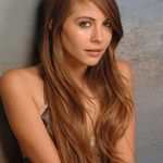 Willa Holland 