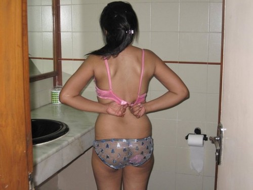 Indian Girls Strip And Showing