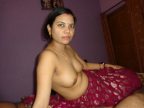 Desi Indian Aunty Showing