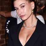 Hailey Baldwin 