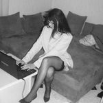 petite secrétaire sensuelle est très sexy