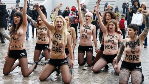 FEMEN à Nôtre-Dame