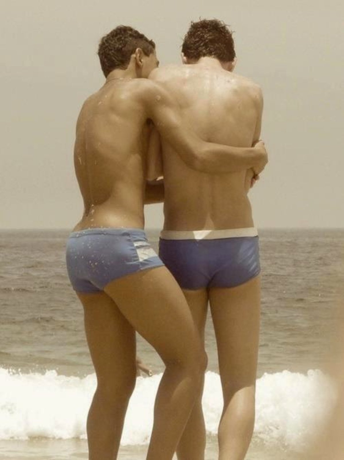 геи подростки на пляже фото фото 46