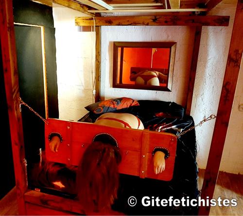 Des coquins dans la chambre Love