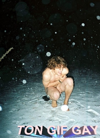 mecs nus dans la neige ttbm beau gosses 