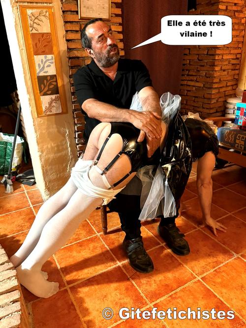 Une Sissy au gîte fétichistes 