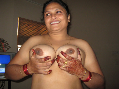 Desi Mallu Aunty Big boobs